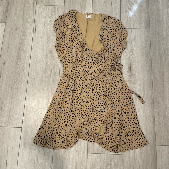 Sunday Best Aritzia Wrap Dress - Picture 10 of 11